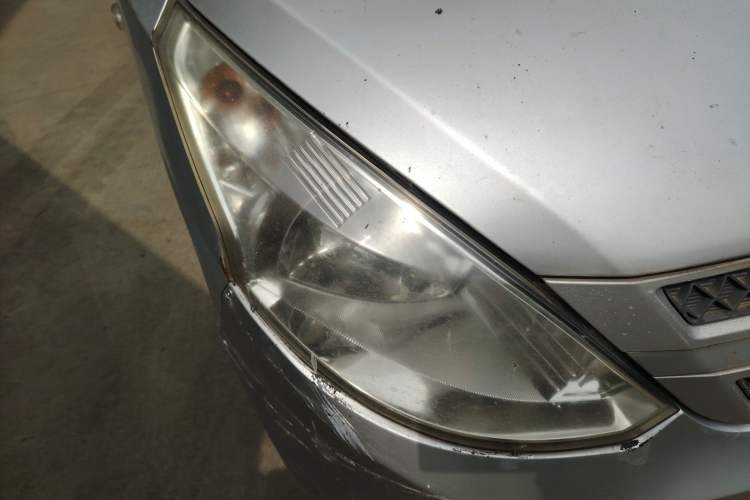 Used Wuling Rongguang V 2016 1.2L Practical Version Right Front Headlight