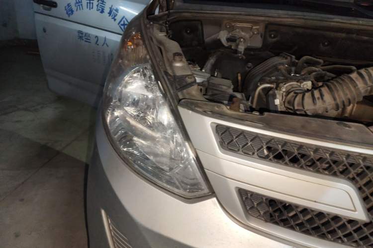 Used Wuling Rongguang V 2016 1.2L Practical Version Right Front Headlight