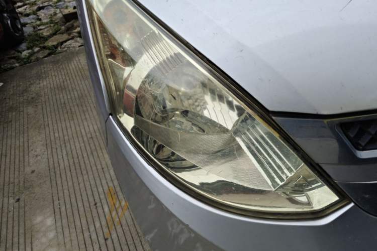 Used Wuling Rongguang V 2016 1.5L Practical Version Non-Power-Assisted Right Front Headlight