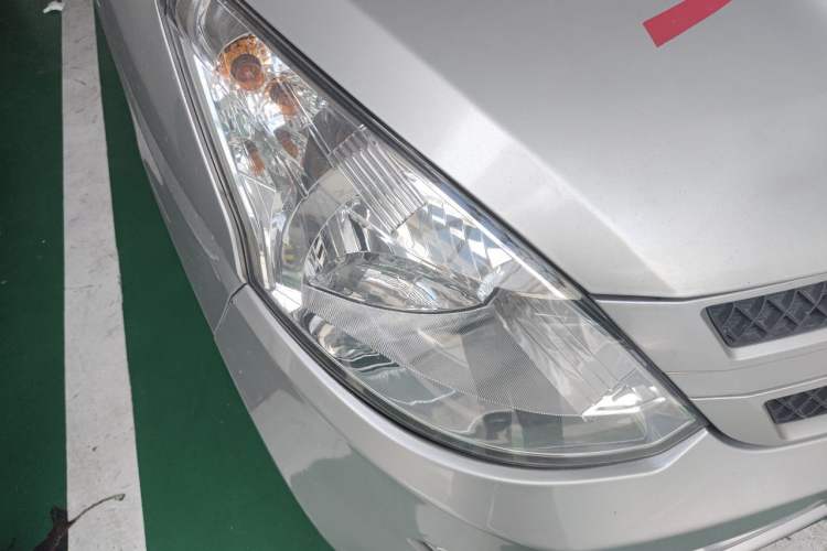 Used Wuling Rongguang V 2016 1.2L Practical Version Right Front Headlight