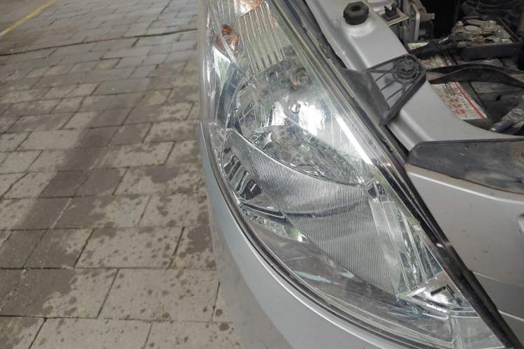 Used Wuling Rongguang V 2016 1.2L Practical Version Right Front Headlight