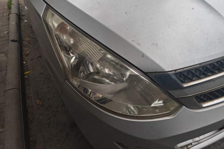 Used Wuling Rongguang V 2016 1.5L Standard Version Right Front Headlight