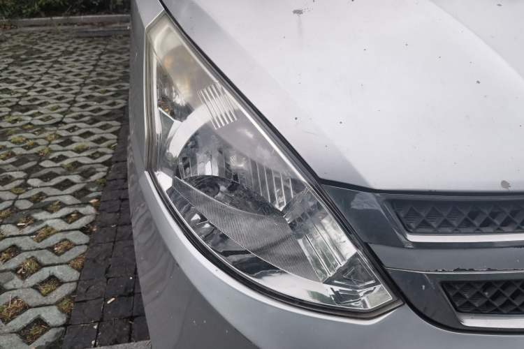 Used Wuling Rongguang V 2016 1.2L Standard Version Right Front Headlight
