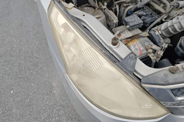 Used Wuling Rongguang V 2016 1.5L Standard Version Right Front Headlight