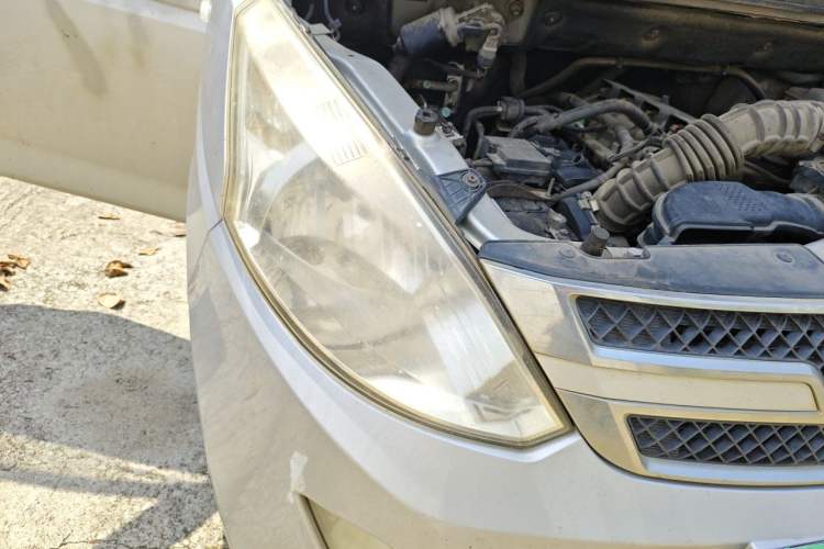 Used Wuling Rongguang V 2016 1.5L Standard Version Right Front Headlight
