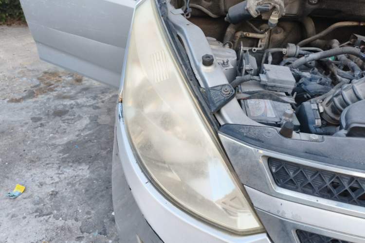 Used Wuling Rongguang V 2016 1.5L Standard Version Right Front Headlight
