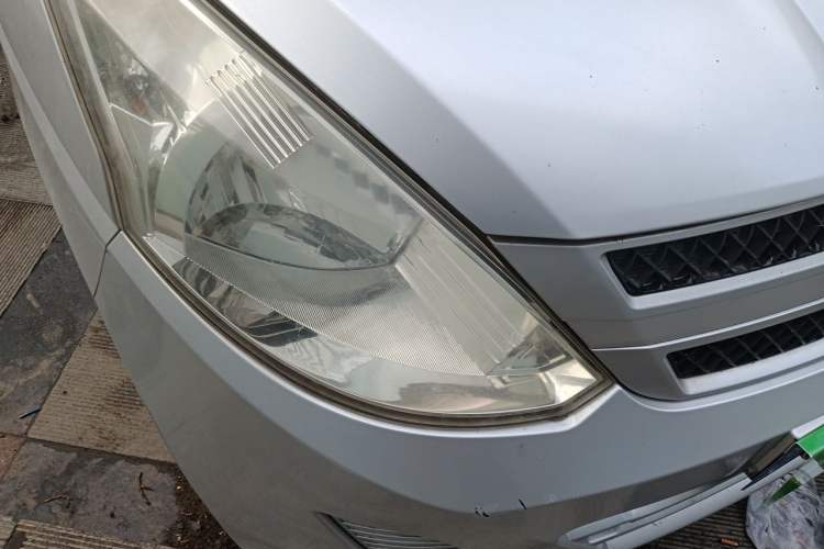 Used Wuling Rongguang V 2016 1.2L Practical Version Right Front Headlight