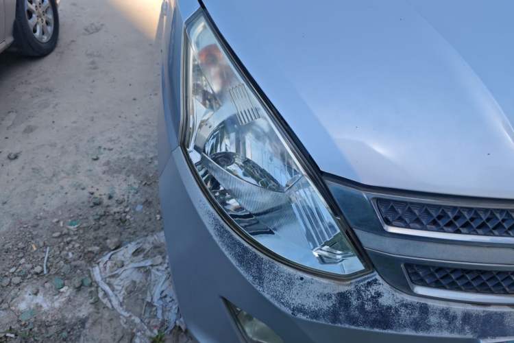 Used Wuling Rongguang V 2016 1.5L Standard Version Right Front Headlight