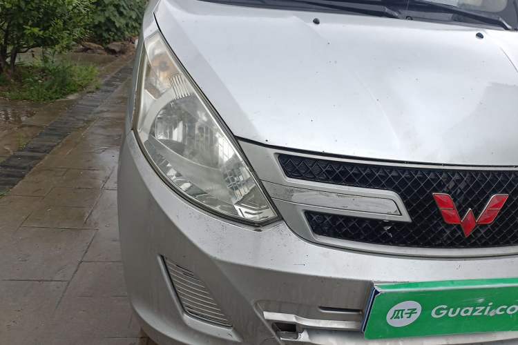 Used Wuling Rongguang V 2016 1.2L Practical Version Right Front Headlight