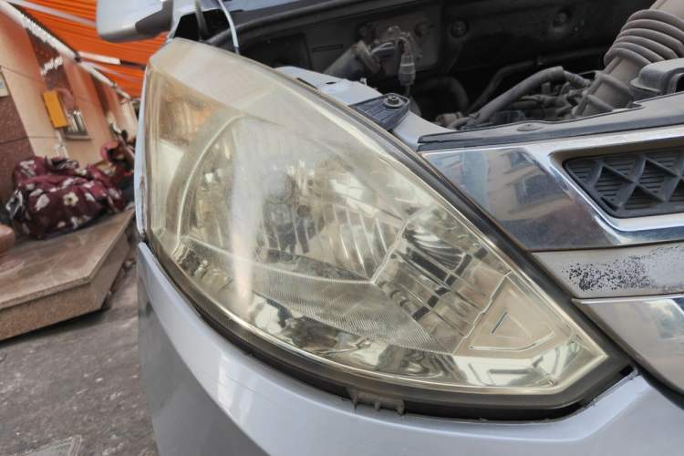 Used Wuling Rongguang V 2016 1.5L Standard Version Right Front Headlight