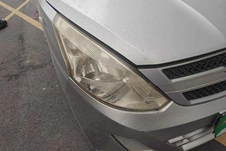 Used Wuling Rongguang V 2016 1.5L Practical Version Right Front Headlight