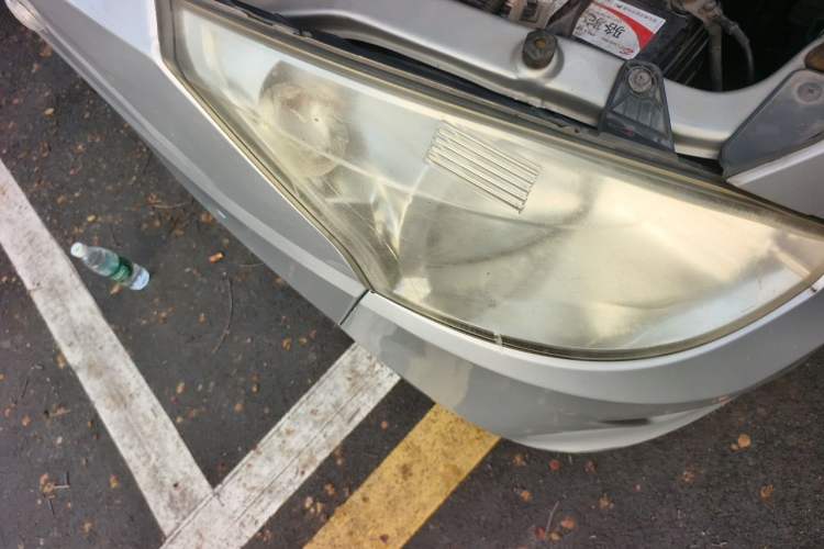 Used Wuling Rongguang V 2016 1.5L Practical Version Right Front Headlight