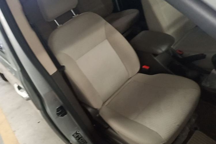 Used Wuling Rongguang V 2016 1.5L Standard Version Right Front Seat