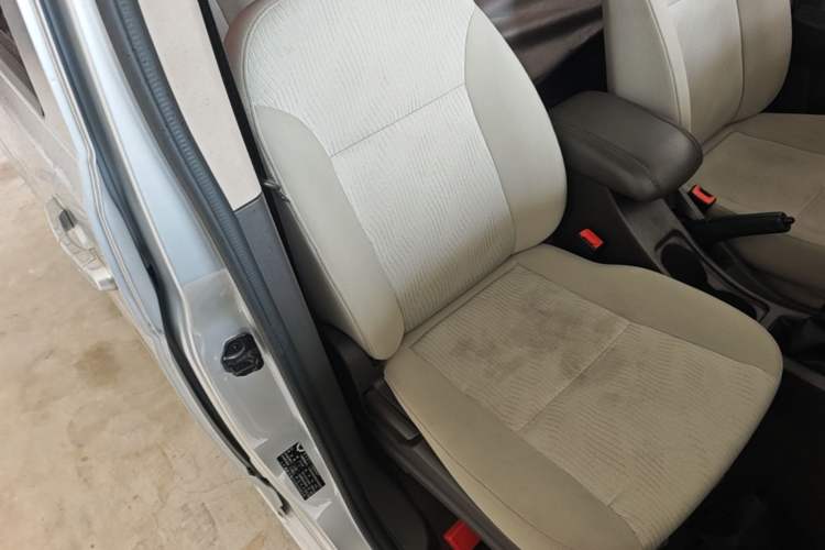 Used Wuling Rongguang V 2016 1.5L Standard Version Right Front Seat