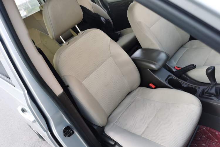 Used Wuling Rongguang V 2016 1.5L Standard Version Right Front Seat