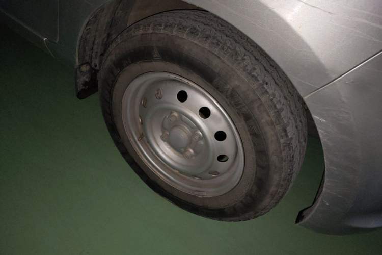 Used Wuling Rongguang V  Right Front Wheel Hub