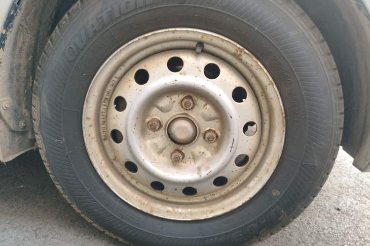 Used Wuling Rongguang V 2016 1.2L Practical Version Right Front Wheel Hub