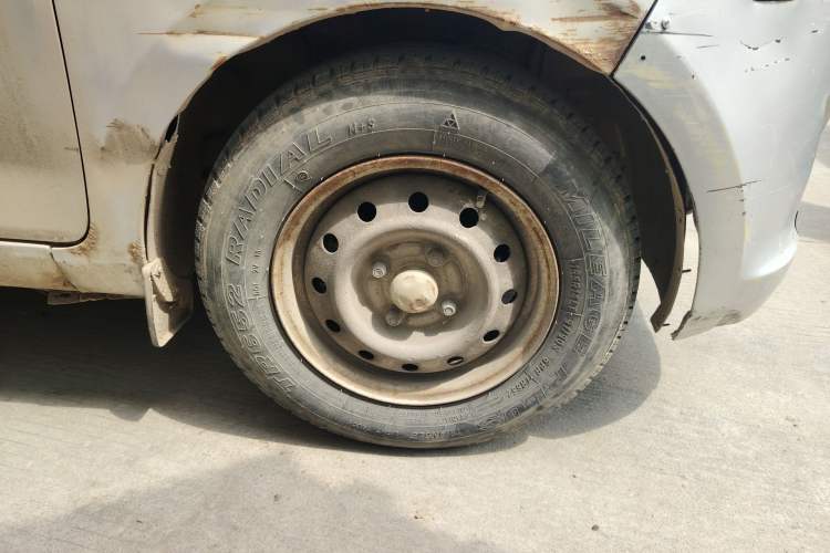 Used Wuling Rongguang V 2016 1.2L Practical Version Right Front Wheel Hub