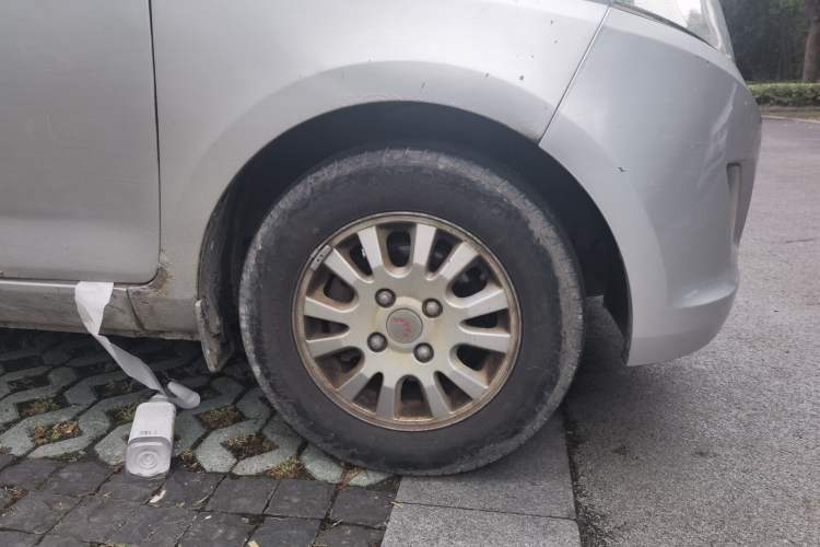 Used Wuling Rongguang V 2016 1.2L Standard Version Right Front Wheel Hub