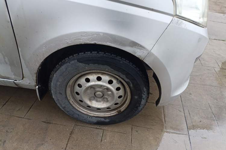 Used Wuling Rongguang V 2016 1.2L Practical Version Right Front Wheel Hub