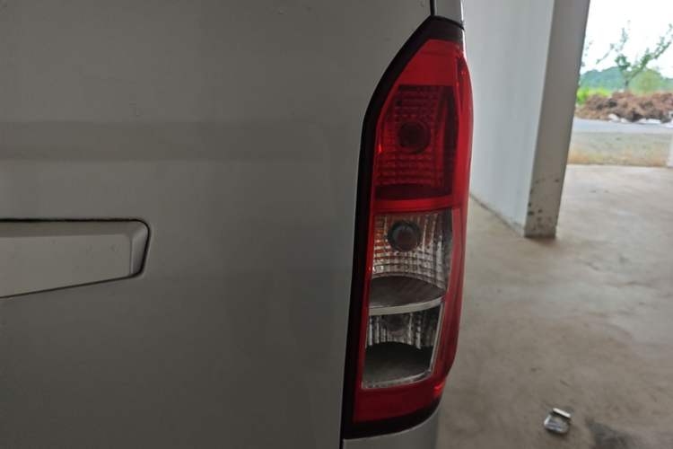 Used Wuling Rongguang V 2016 1.5L Standard Version Right Rear Taillight