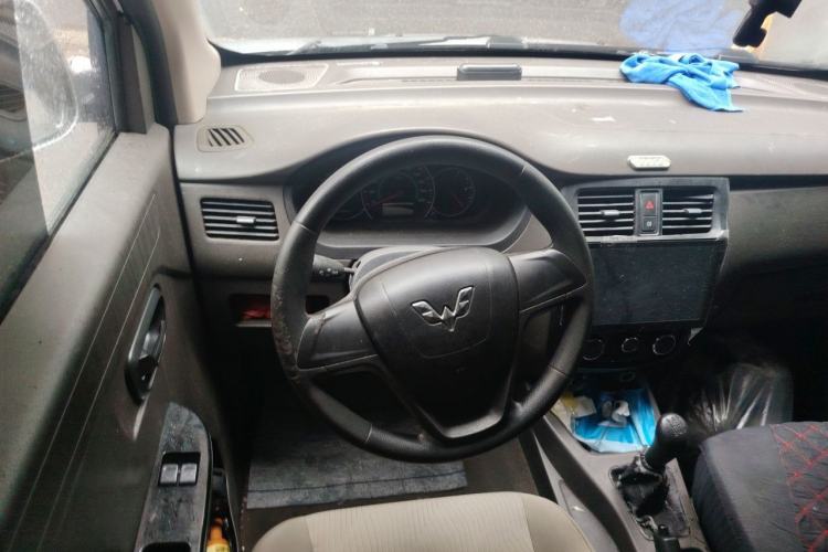Used Wuling Rongguang V 2016 1.5L Standard Version Steering Wheel