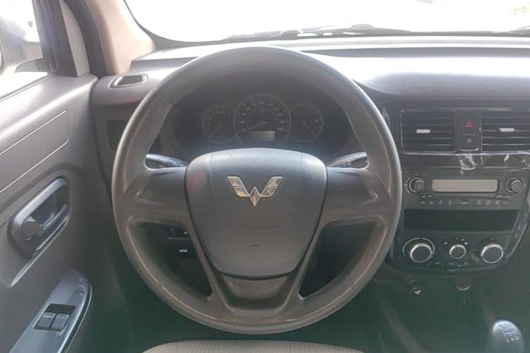 Used Wuling Rongguang V 2016 1.5L Standard Version Steering Wheel