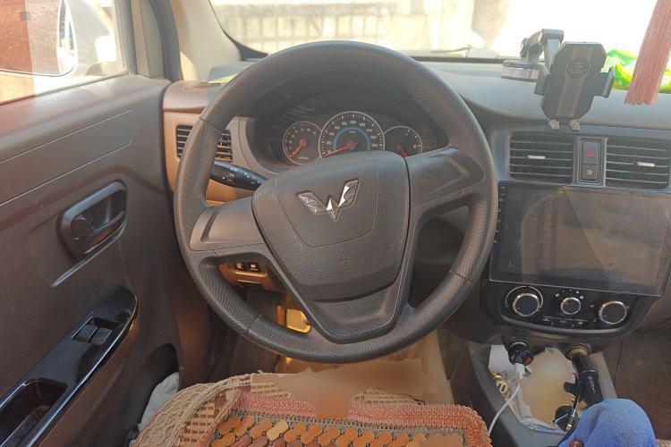 Used Wuling Rongguang V 2016 1.5L Standard Version Steering Wheel