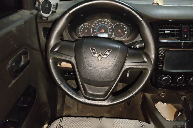 Used Wuling Rongguang V 2016 1.5L Standard Version Steering Wheel