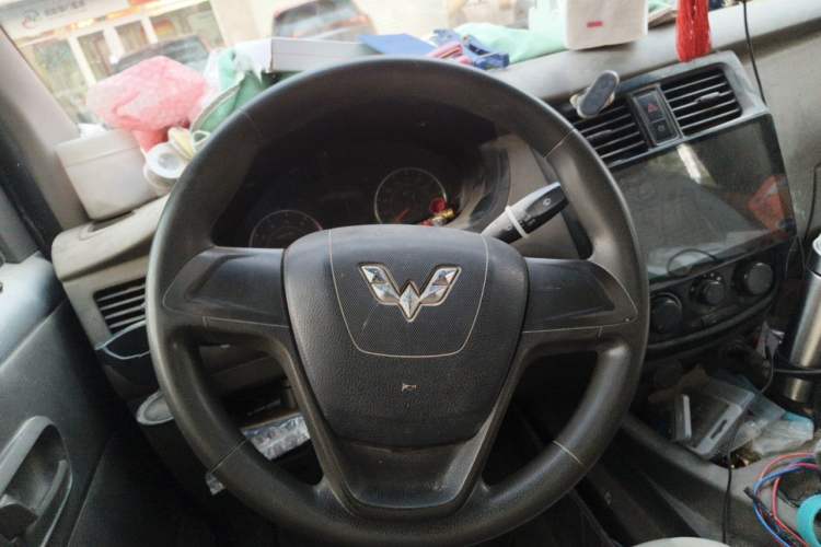 Used Wuling Rongguang V 2016 1.2L Practical Version Steering Wheel