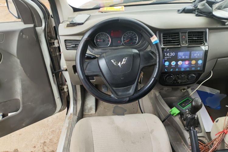 Used Wuling Rongguang V 2016 1.5L Practical Version Non-Power-Assisted Steering Wheel