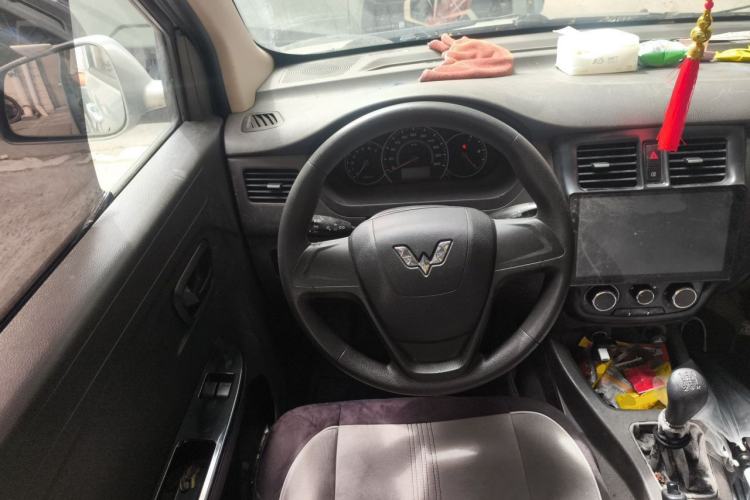 Used Wuling Rongguang V 2016 1.5L Standard Version Steering Wheel