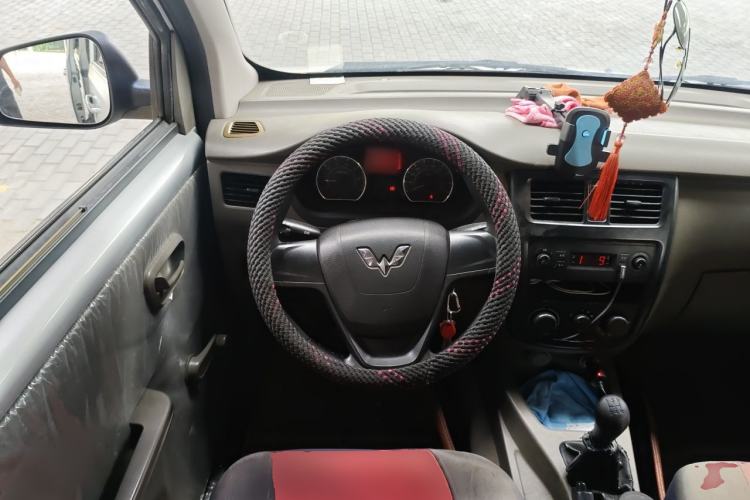 Used Wuling Rongguang V 2016 1.2L Practical Version Steering Wheel