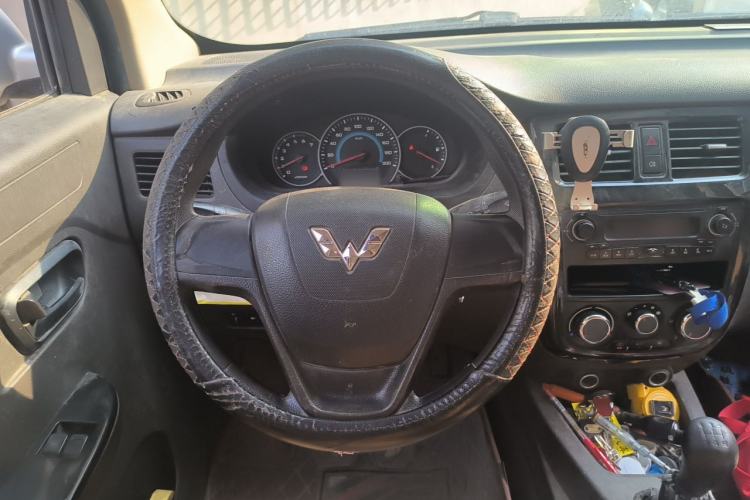 Used Wuling Rongguang V 2016 1.5L Standard Version Steering Wheel