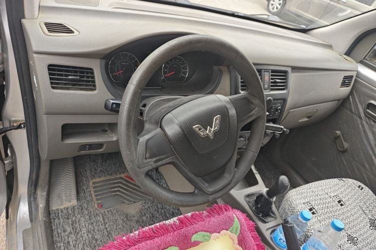 Used Wuling Rongguang V 2016 1.5L Practical Version Steering Wheel