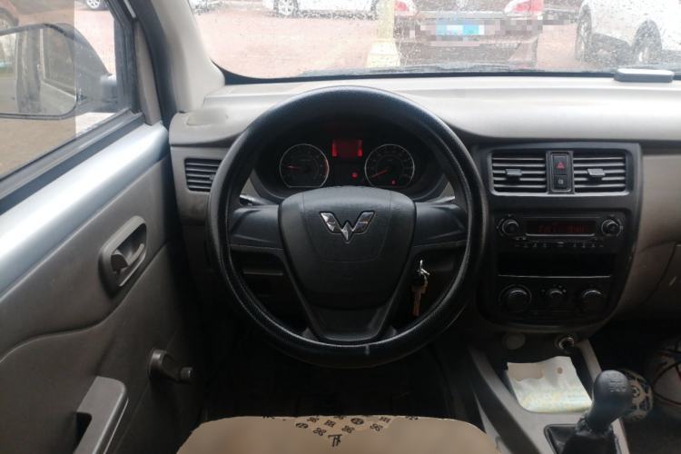 Used Wuling Rongguang V 2016 1.5L Practical Version Steering Wheel