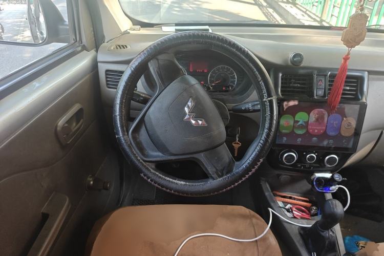 Used Wuling Rongguang V 2016 1.5L Practical Version Steering Wheel