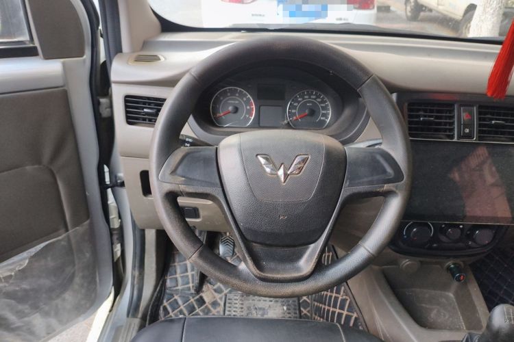 Used Wuling Rongguang V 2016 1.2L Practical Version Steering Wheel