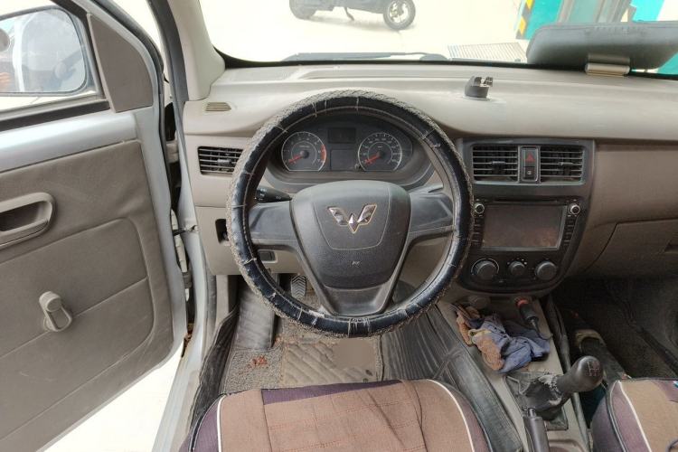 Used Wuling Rongguang V 2016 1.5L Standard Version Steering Wheel