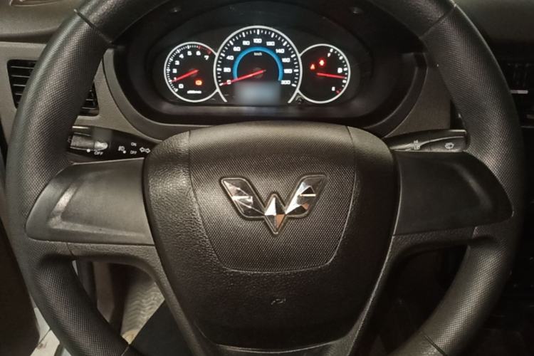 Used Wuling Rongguang V 2016 1.5L Standard Version Steering Wheel