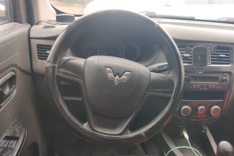 Used Wuling Rongguang V 2016 1.5L Standard Version Steering Wheel
