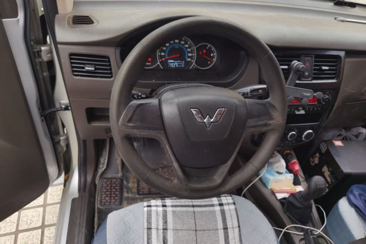Used Wuling Rongguang V 2016 1.5L Standard Version Steering Wheel