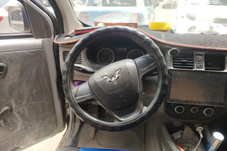 Used Wuling Rongguang V 2016 1.2L Practical Version Steering Wheel