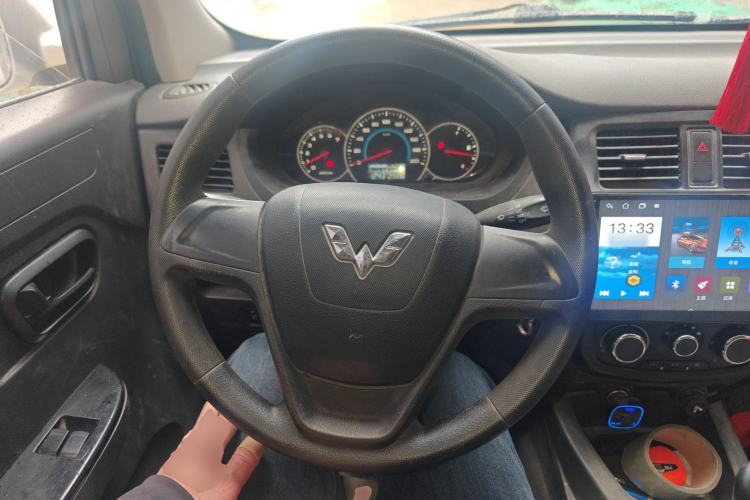 Used Wuling Rongguang V 2016 1.2L Standard Version Steering Wheel