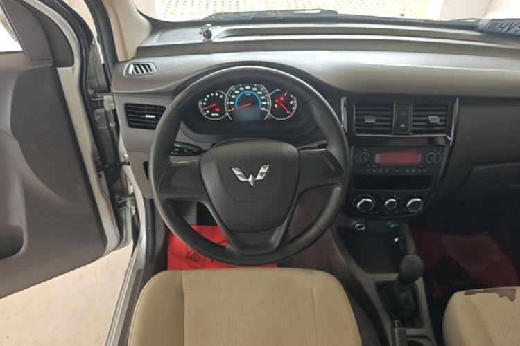 Used Wuling Rongguang V 2016 1.5L Standard Version Steering Wheel
