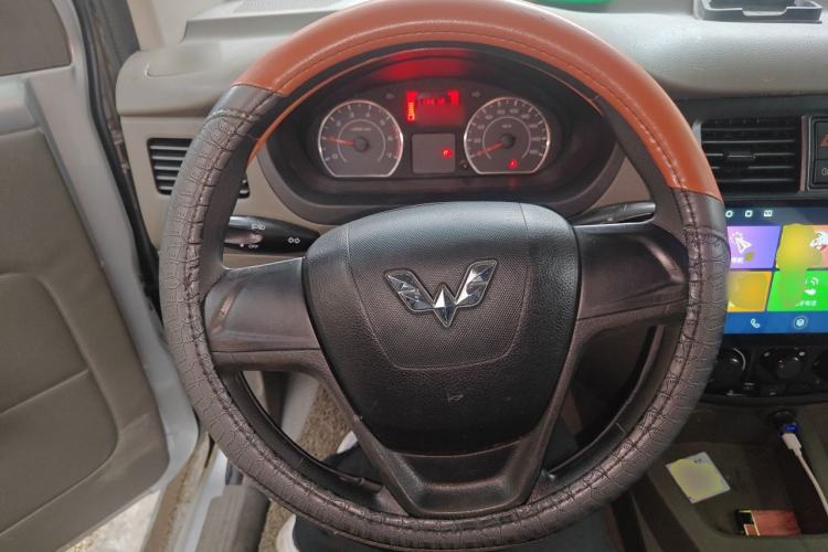 Used Wuling Rongguang V 2016 1.2L Practical Version Steering Wheel