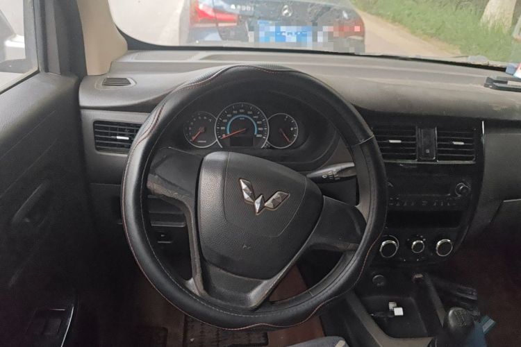 Used Wuling Rongguang V 2016 1.5L Standard Version Steering Wheel