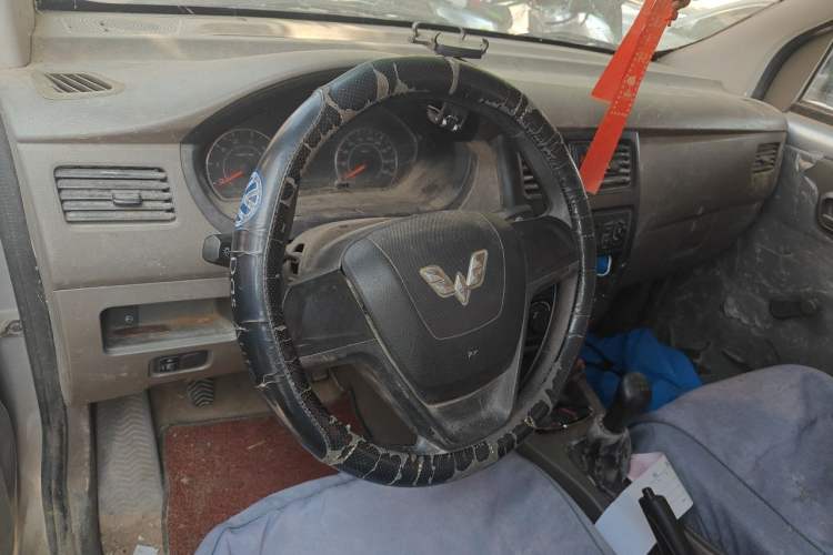 Used Wuling Rongguang V 2016 1.2L Practical Version Steering Wheel