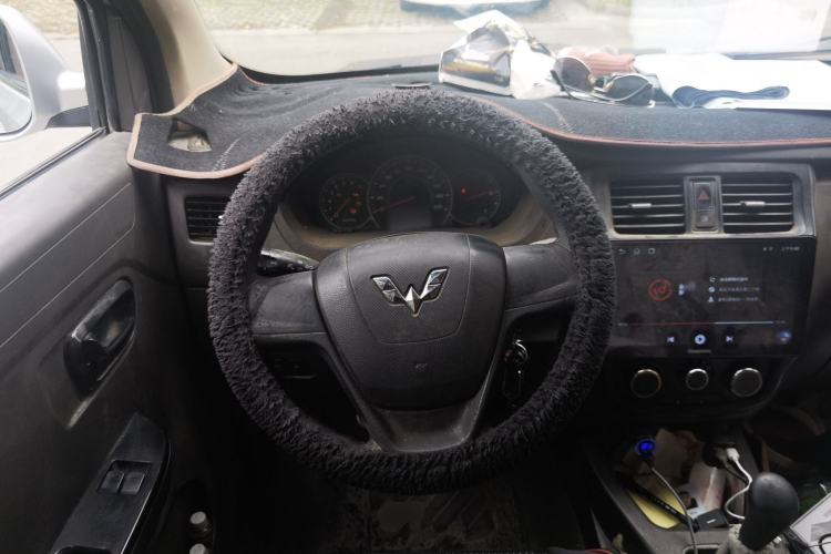 Used Wuling Rongguang V 2016 1.2L Standard Version Steering Wheel