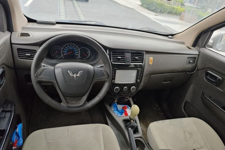 Used Wuling Rongguang V 2016 1.5L Standard Version Steering Wheel